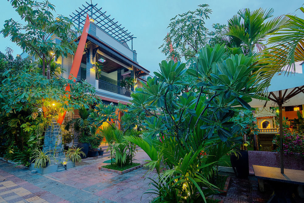 Mango Rain Boutique Hotel Siem Reap Bagian luar foto